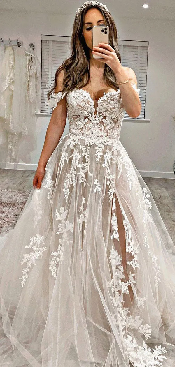 A-line Elegant Vintage Lace Romantic Beach Long Wedding Dresses WD157