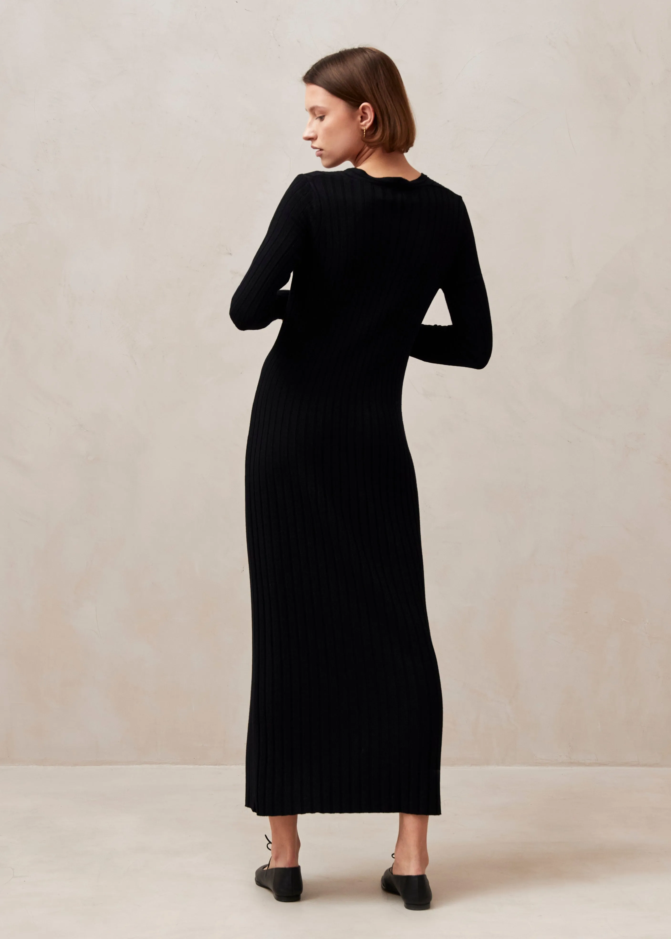 Alve Black Tricot Maxi Dress