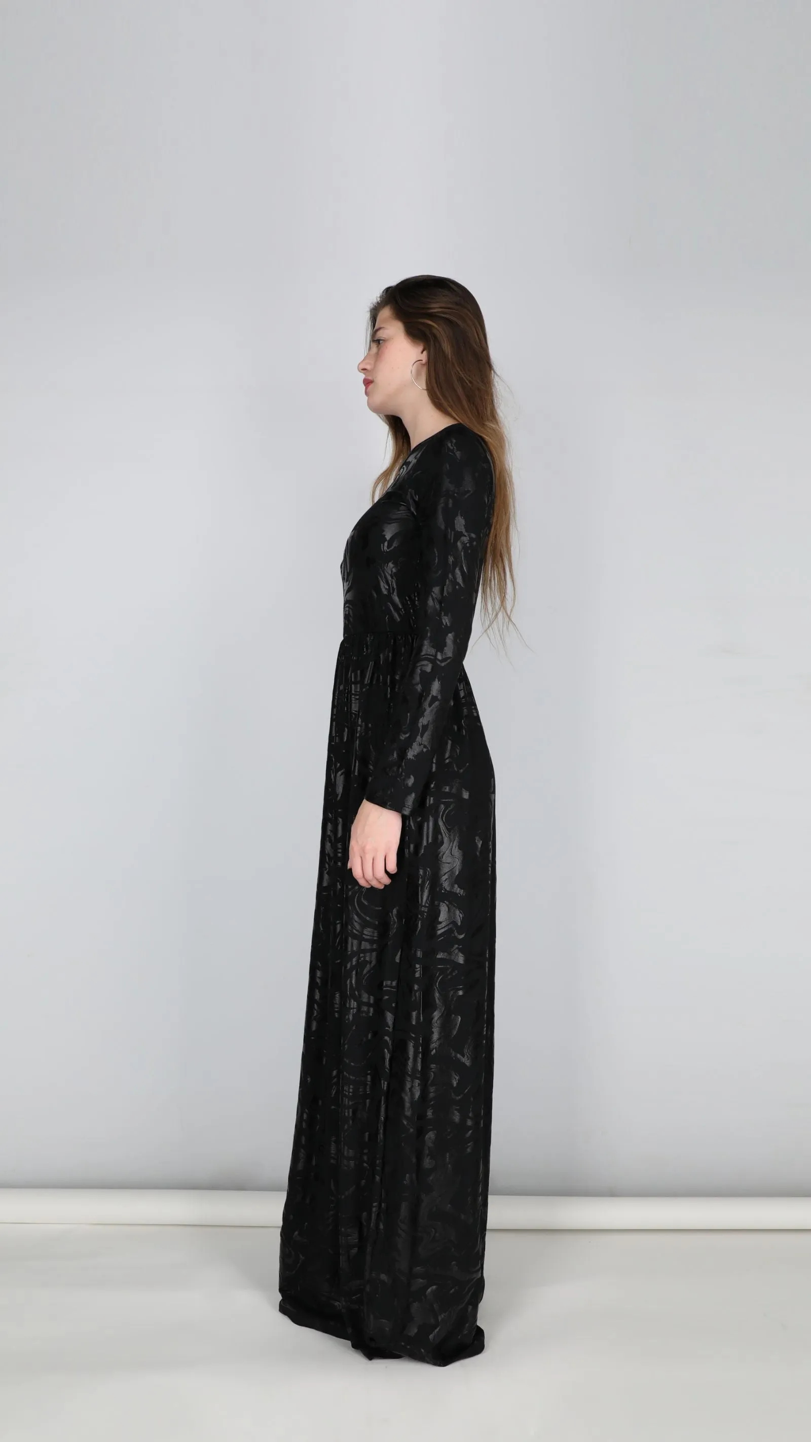 Belted Maxi Dress / Black Waves