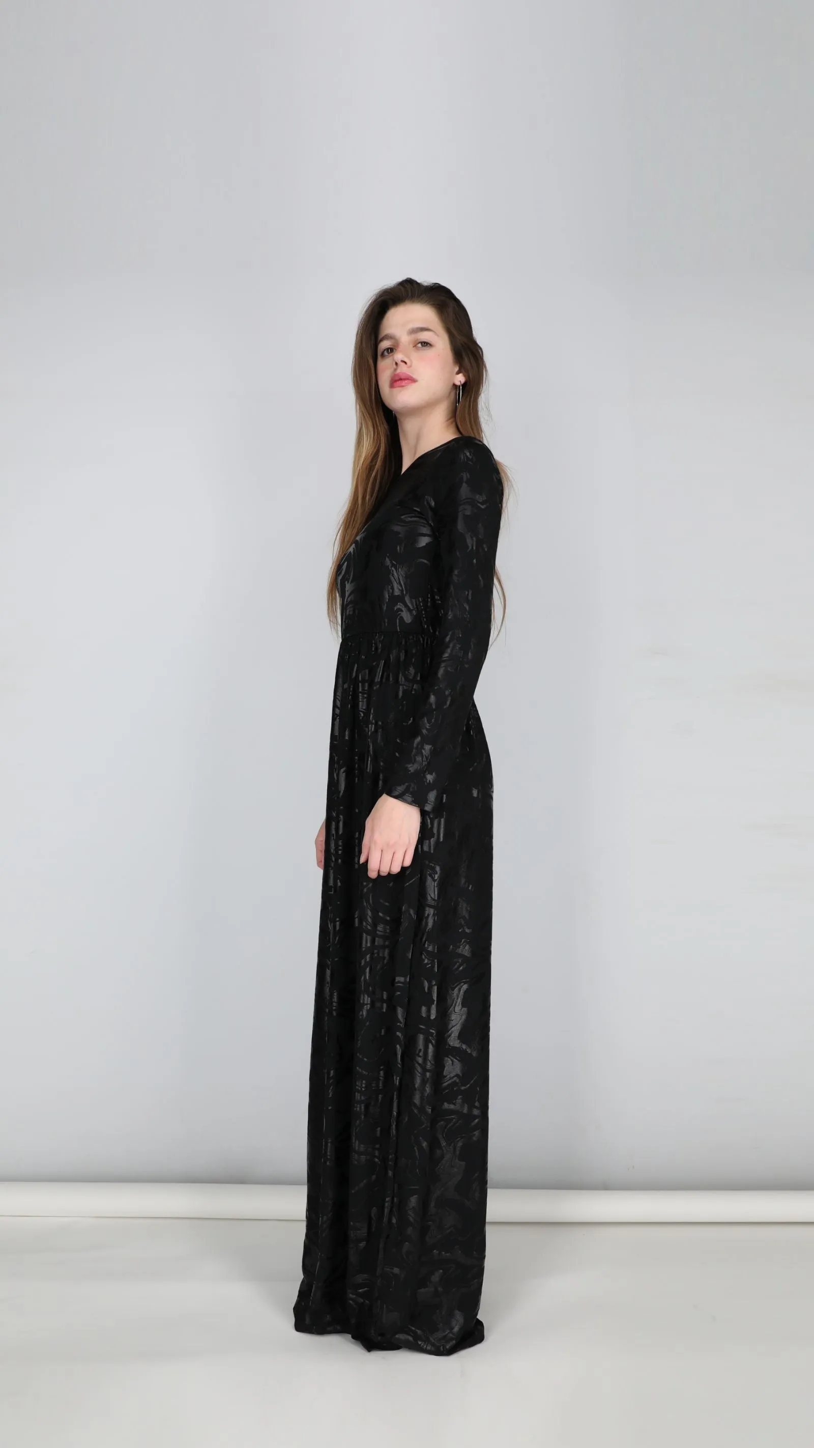 Belted Maxi Dress / Black Waves