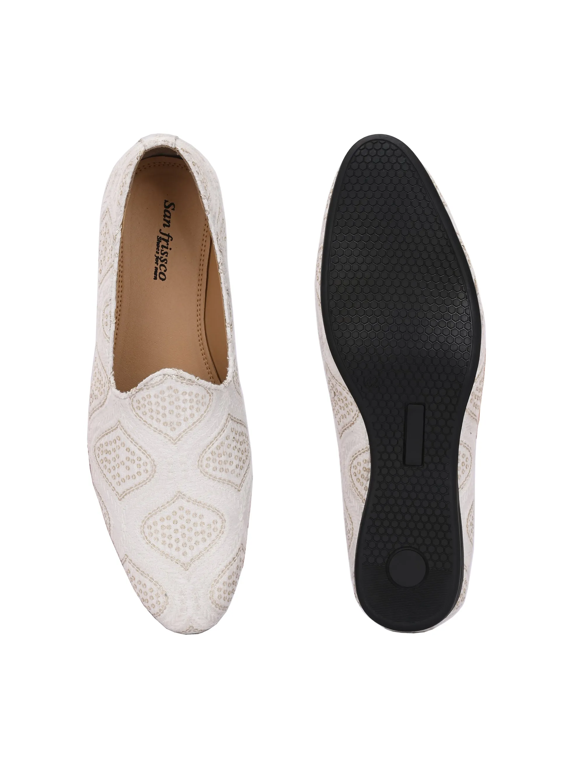 Certainly! Heres an optimized title for the product: 

Stylish Dasha Beige Slip-On Shoes - Comfortable & Versatile Footwear for Everyday Wear

This title includes descriptive modifiers such as Stylish, Comfortable, and Versatile to enhance its appeal to potential customers.